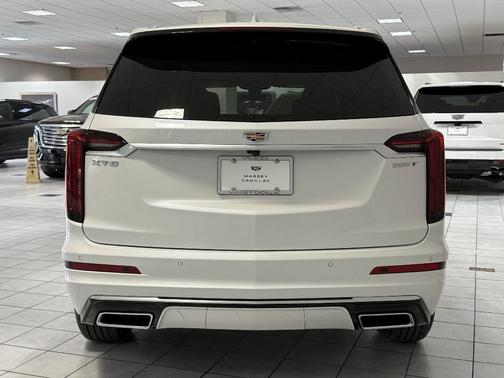 2025 Cadillac XT6 Luxury FWD
