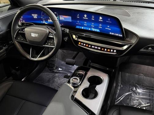 Argent Silver Metallic 2024 Cadillac LYRIQ Tech