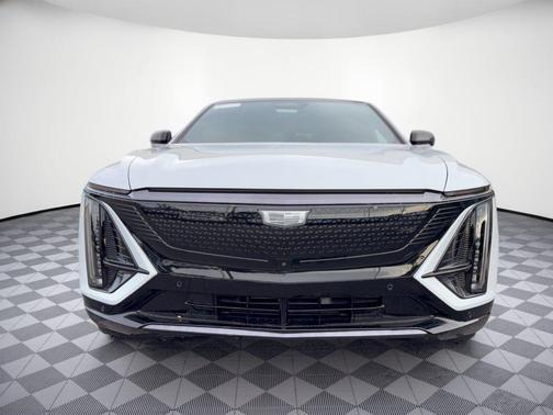 Vibrant White Tricoat 2027 Cadillac LYRIQ Sport