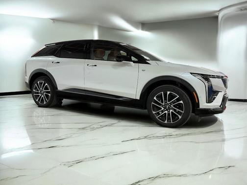 2025 Cadillac OPTIQ Sport 2 AWD