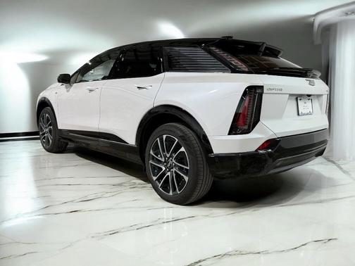 2025 Cadillac OPTIQ Sport 2 AWD