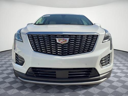 Crystal White Tricoat 2026 Cadillac XT5 Premium Luxury