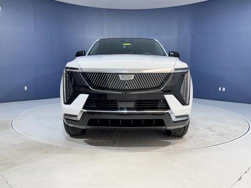 2025 Cadillac Escalade IQ Luxury 2