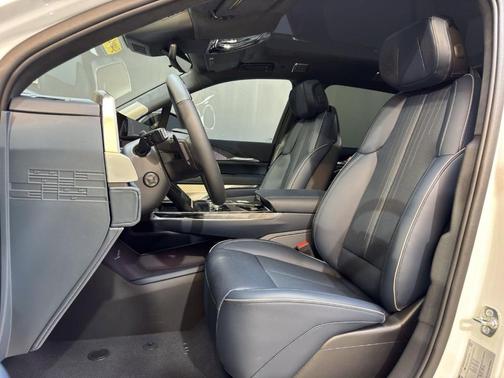 2025 Cadillac Escalade IQ Luxury 2