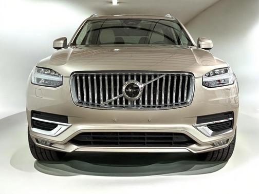 2023 Volvo XC90 B6 Plus 6-Seater