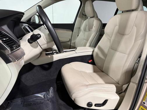 2023 Volvo XC90 B6 Plus 6-Seater