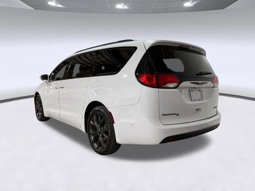 Bright White Clearcoat 2020 Chrysler Pacifica Red S Edition