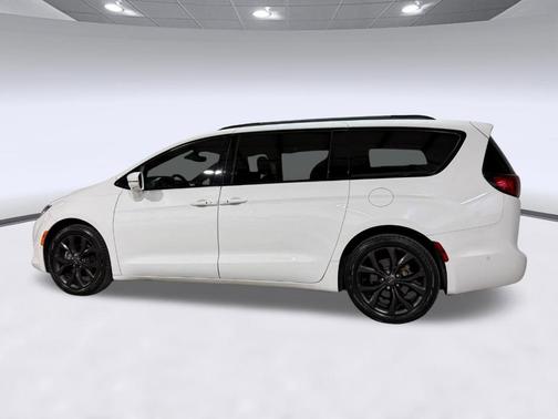 Bright White Clearcoat 2020 Chrysler Pacifica Red S Edition