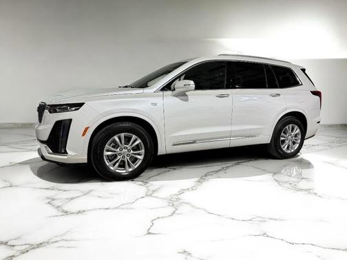 2025 Cadillac XT6 Luxury FWD