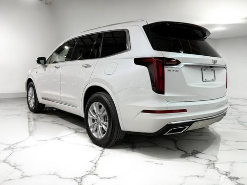 2025 Cadillac XT6 Luxury FWD