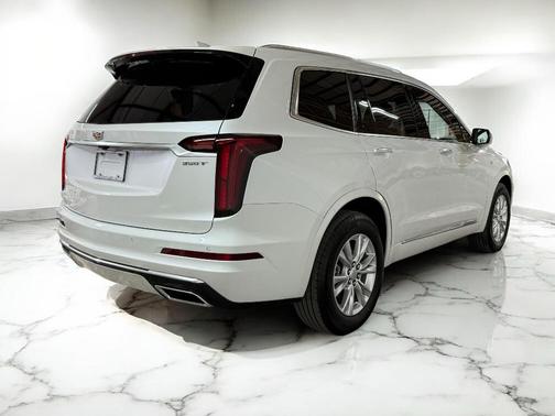 2025 Cadillac XT6 Luxury FWD