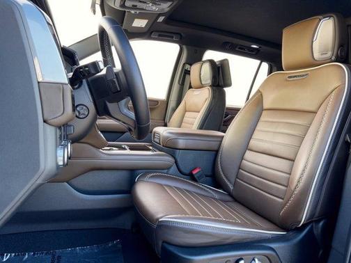 White Frost Tricoat 2025 GMC Yukon Denali Ultimate