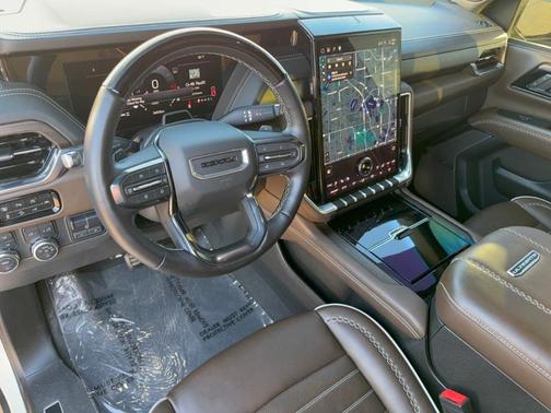 White Frost Tricoat 2025 GMC Yukon Denali Ultimate