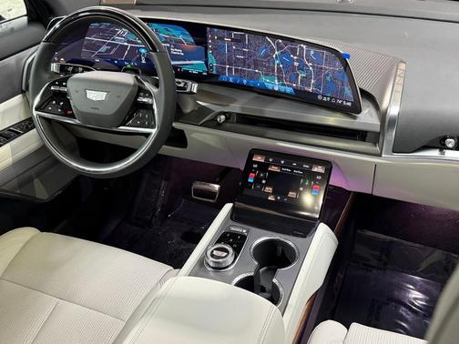 2026 Cadillac VISTIQ Sport