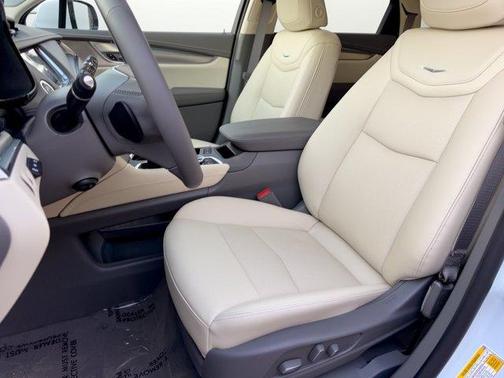 Crystal White Tricoat 2026 Cadillac XT5 Premium Luxury