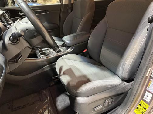 2019 Kia Sorento S