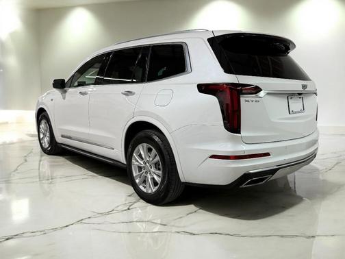 2023 Cadillac XT6 Luxury FWD