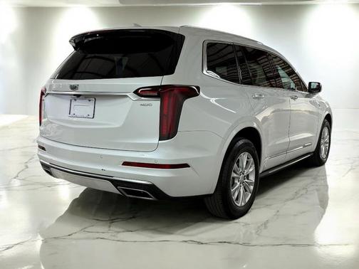2023 Cadillac XT6 Luxury FWD