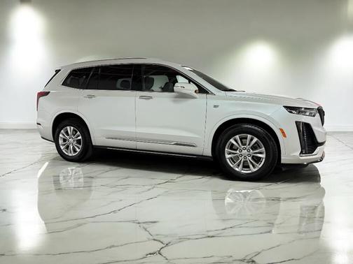 2023 Cadillac XT6 Luxury FWD