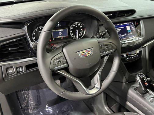 2025 Cadillac XT6 Luxury FWD