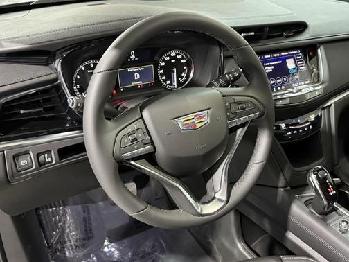 2025 Cadillac XT6 Luxury FWD