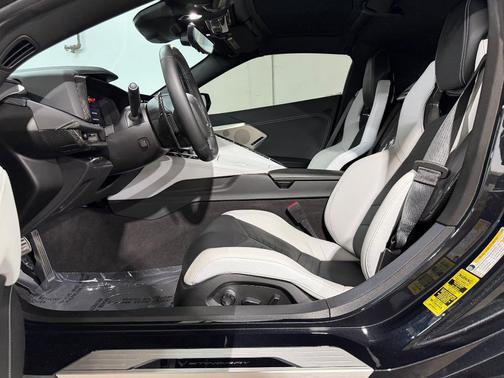 2024 Chevrolet Corvette Stingray w/2LT