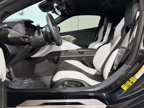 Carbon Flash Metallic 2024 Chevrolet Corvette Stingray w/2LT