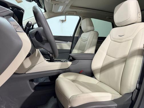 Emerald Lake Metallic 2026 Cadillac XT5 Premium Luxury