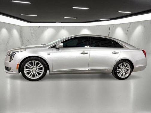 Radiant Silver Metallic 2018 Cadillac XTS Luxury