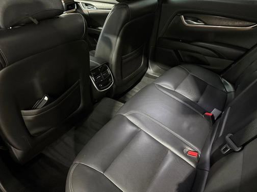 Radiant Silver Metallic 2018 Cadillac XTS Luxury