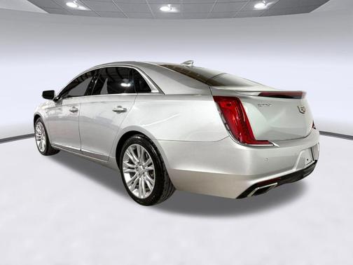Radiant Silver Metallic 2018 Cadillac XTS Luxury