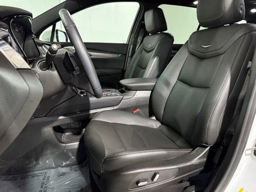 2024 Cadillac XT6 Luxury FWD