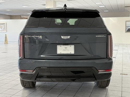 2025 Cadillac Escalade IQ Sport 1