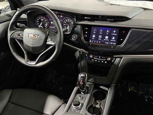 2025 Cadillac XT6 Premium Luxury FWD