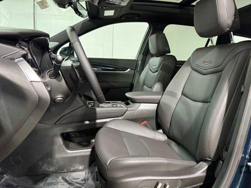 2025 Cadillac XT6 Premium Luxury FWD