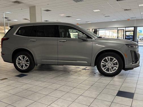 2025 Cadillac XT6 Luxury FWD