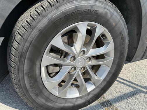 2019 Hyundai SANTA FE SE 2.4