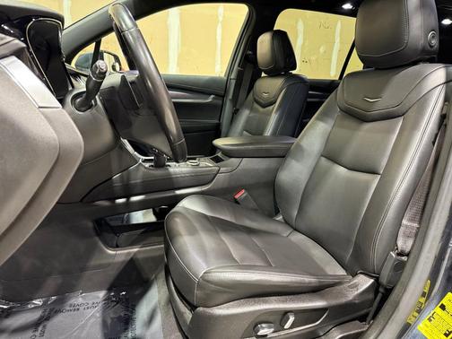 2021 Cadillac XT6 Luxury FWD