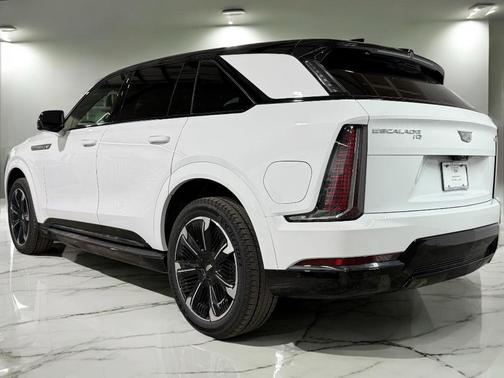 2025 Cadillac Escalade IQ Sport 1