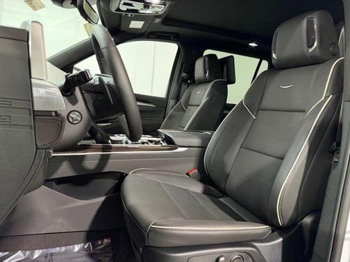 Vibrant White Tricoat 2026 Cadillac Escalade Luxury