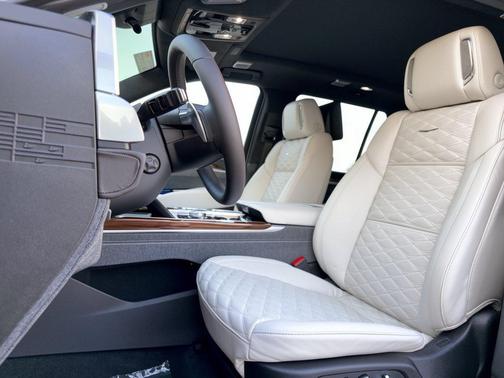 Argent Silver Metallic 2027 Cadillac Escalade Sport Platinum