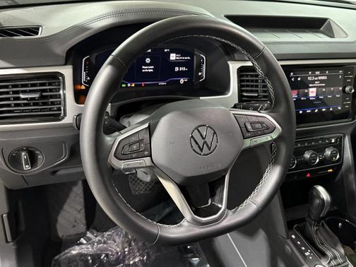 2022 Volkswagen Atlas 3.6L SE w/Technology
