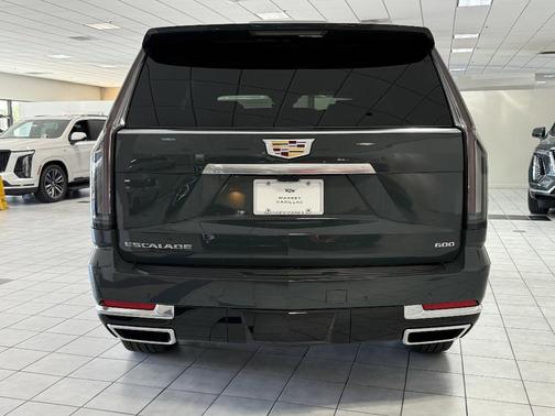 2025 Cadillac Escalade Premium Luxury