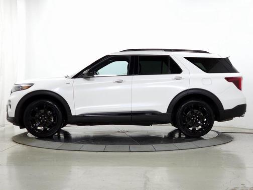 2024 Ford Explorer ST-Line
