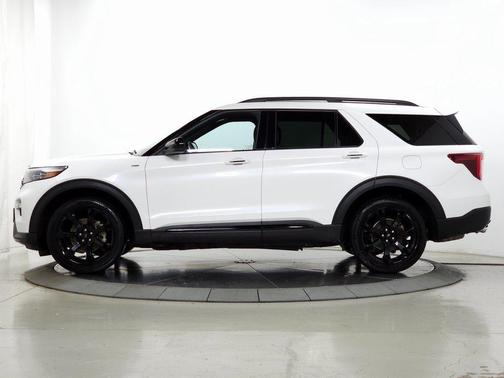 2024 Ford Explorer ST-Line