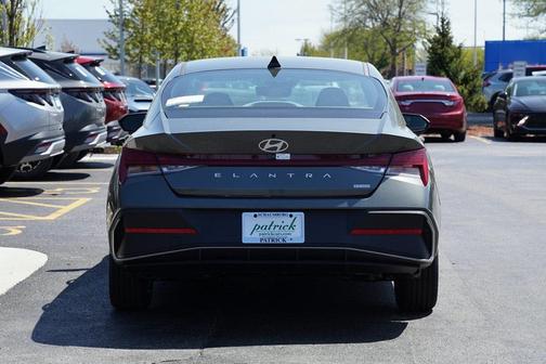 2025 Hyundai ELANTRA HEV Blue