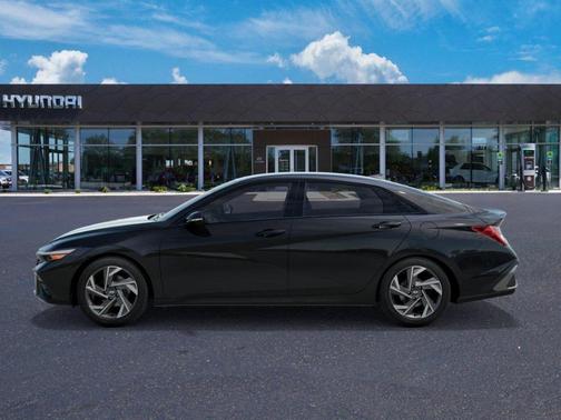 2025 Hyundai ELANTRA HEV SEL