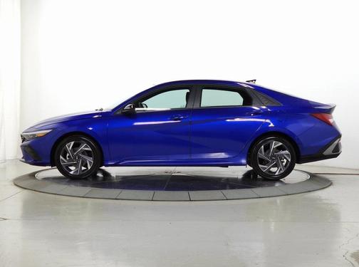 2025 Hyundai ELANTRA HEV SEL