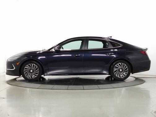 2021 Hyundai SONATA Hybrid Limited