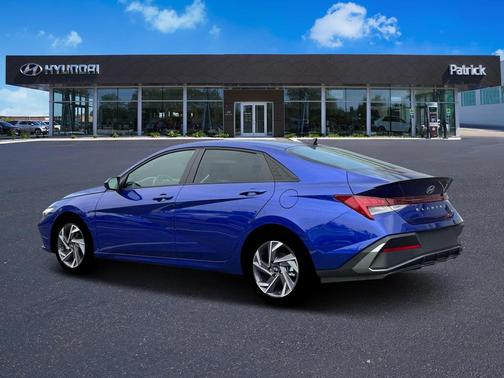 2025 Hyundai ELANTRA HEV SEL